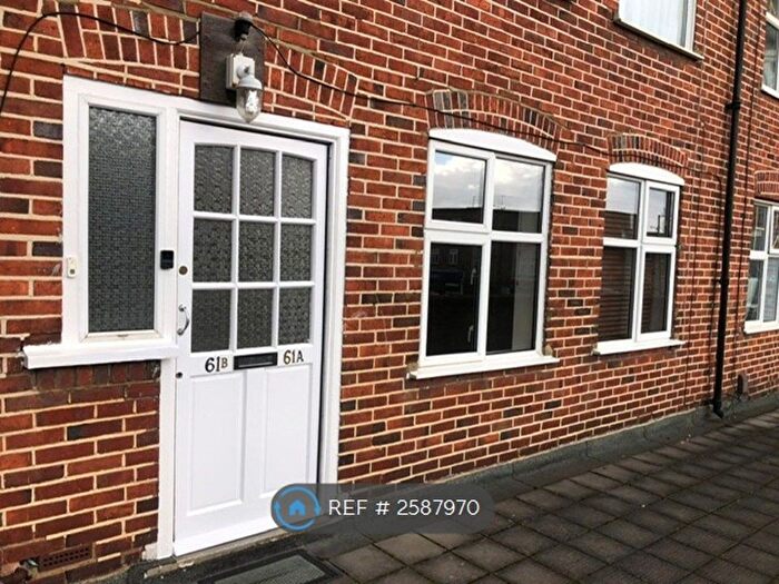 1 Bedroom Flat To Rent In Windmill Hill, Ruislip, HA4
