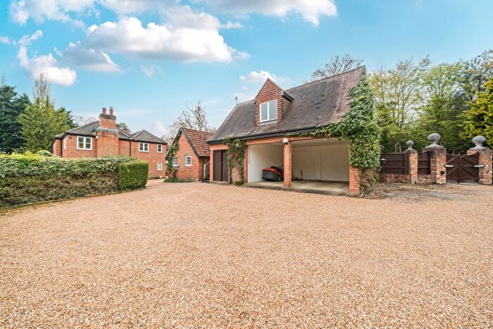 5 Bedroom Detached House To Rent In Highams Lane, Chobham, GU24
