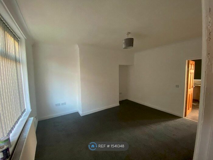 3 Bedroom Terraced House To Rent In Tennyson Road, Middleton, M24