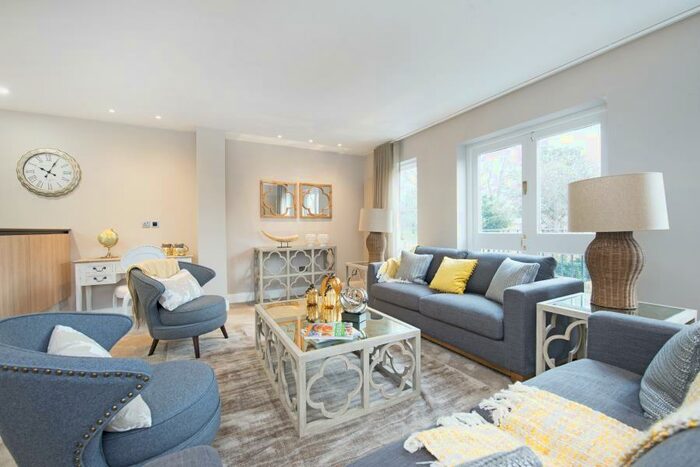3 Bedroom Apartment To Rent In Lyndhurst Road, Hampstead, NW3