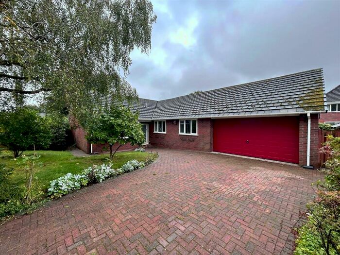 4 Bedroom Detached Bungalow To Rent In The Spinney, Cuddington, Northwich, CW8