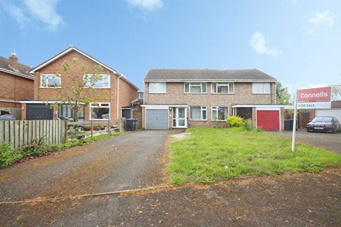 3 Bedroom Semi-Detached House For Sale In Hazel Close, Leamington Spa, CV32