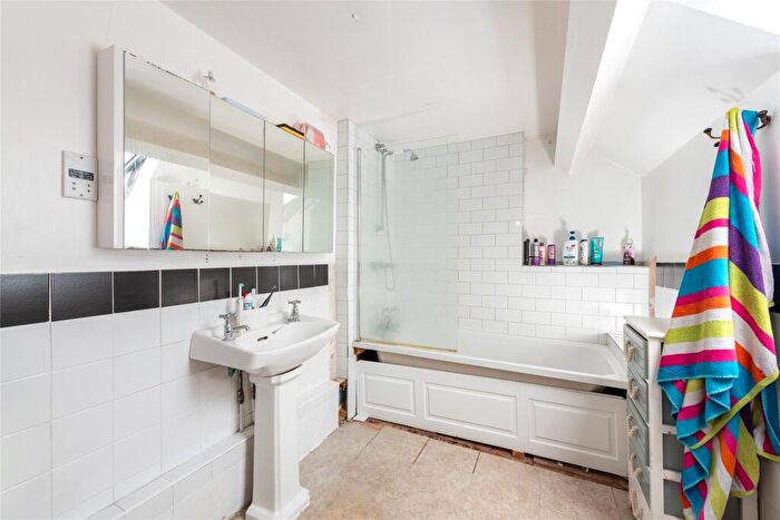 3 Bedroom End Of Terrace House For Sale In High Street, Gosmore, Hertfordshire, SG4