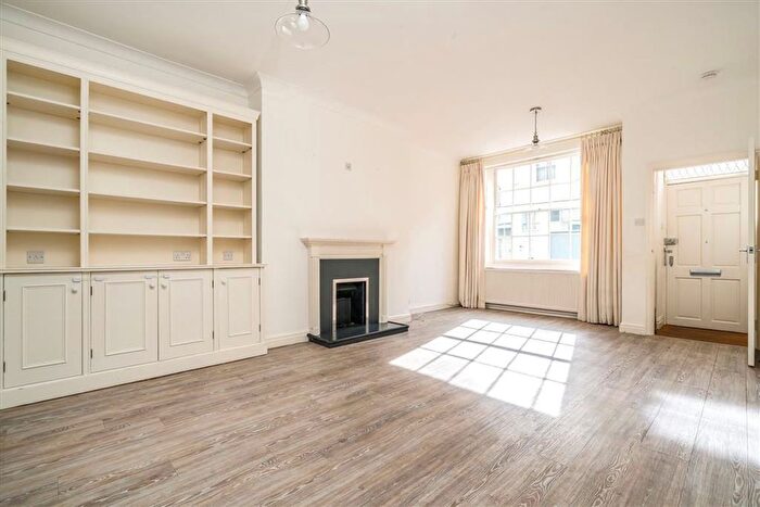 4 Bedroom Property To Rent In Petersham Mews, London, SW7