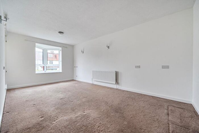 2 Bedroom Retirement Property For Sale In Kingsway, Hove, BN3