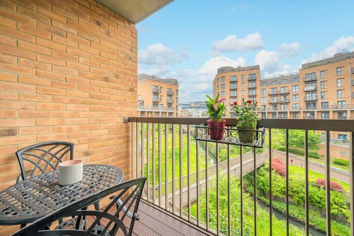1 Bedroom Flat For Sale In Connersville Way, Purley Way, Croydon, CR0