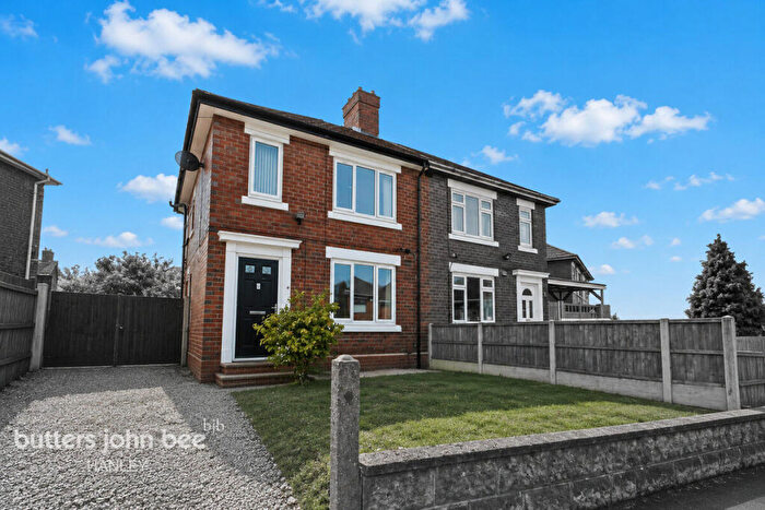 3 Bedroom Semi Detached House To Rent In Dale Avenue, Stoke-On-Trent, ST6