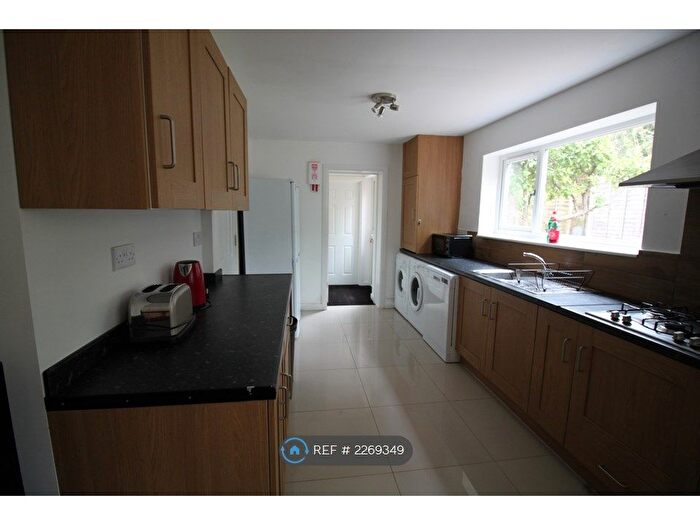 6 Bedroom Semi-Detached House To Rent In Applegarth Avenue, Guildford, GU2