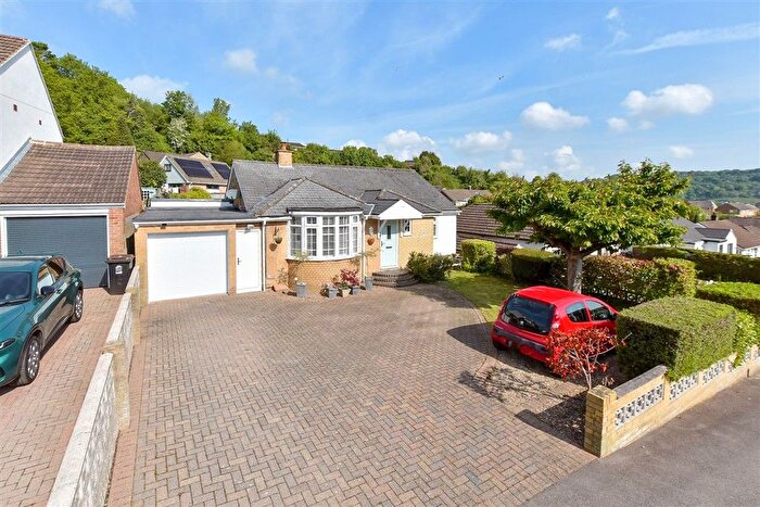 3 Bedroom Detached Bungalow For Sale In Deanwood Road, Dover, Kent, CT17