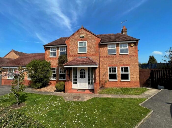 4 Bedroom House To Rent In Edenfield, Orton Longueville, PE2