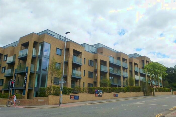 1 Bedroom Flat To Rent In Goldstone Crescent, Hove, BN3