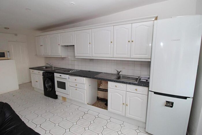 2 Bedroom Chalet For Sale In The Green, Bel Air Estate, Seawick, CO16