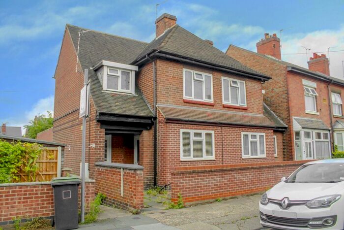 2 Bedroom Flat To Rent In Victory Road, Beeston Rylands, Nottingham NG9