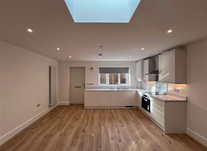 1 Bedroom Flat To Rent In High Street, London, SE20