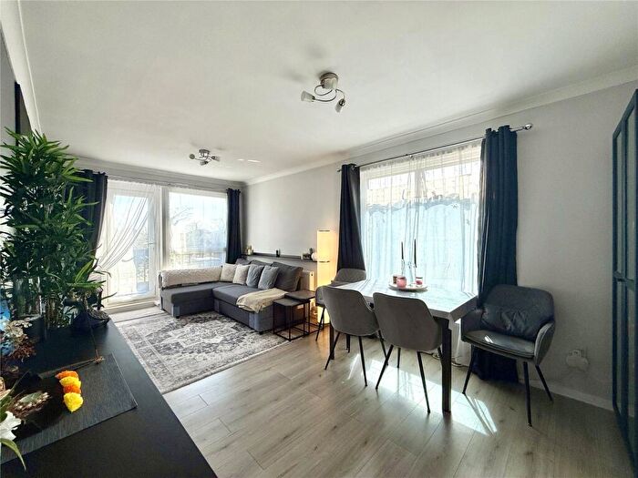 2 Bedroom Apartment For Sale In Park Crescent, Southport, PR9