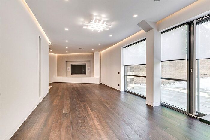 4 Bedroom Flat To Rent In Kingsford Street, Lower Belsize Park, NW5