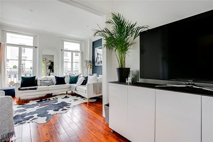 2 Bedroom Property To Rent In Queensdale Road, Holland Park, W11