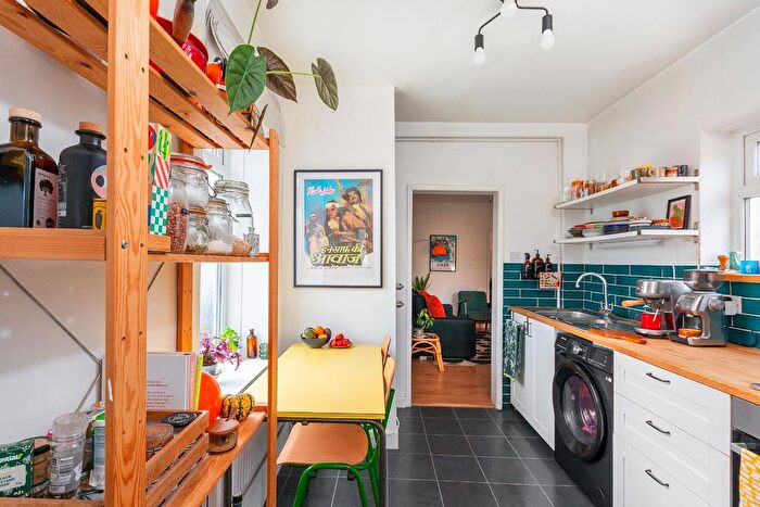 1 Bedroom Flat For Sale In Avonleigh Road, Bedminster, BS3