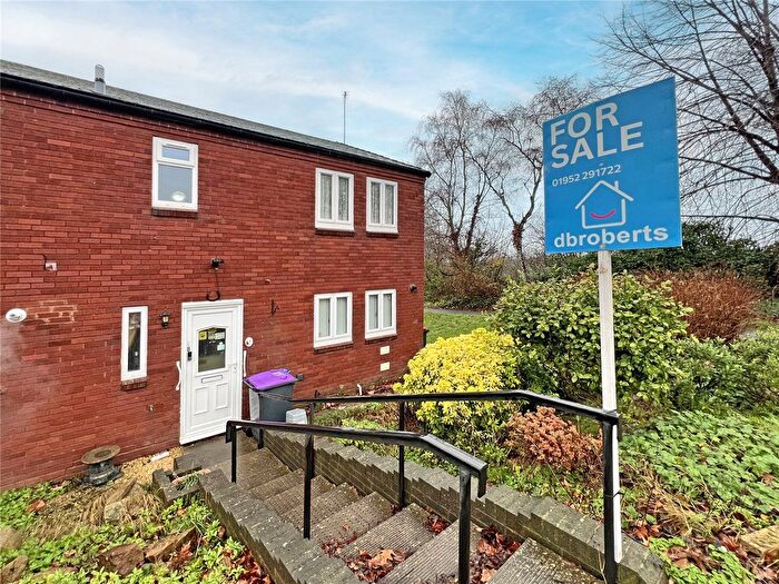 4 Bedroom Semi Detached House For Sale In Briggs Way, Wrockwardine Wood, Telford, Shropshire, TF2