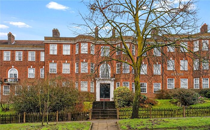 2 Bedroom Flat For Sale In Aylmer Road, N2