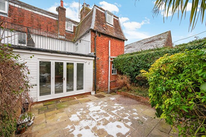 3 Bedroom Cottage To Rent In High Street, Godstone, RH9