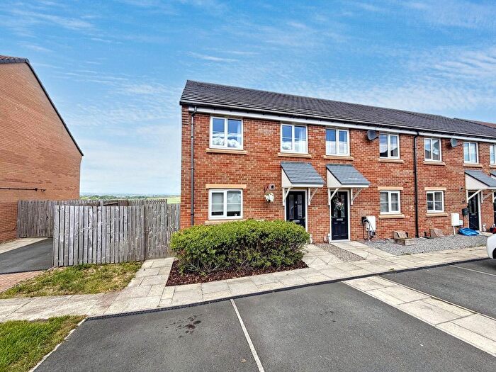 3 Bedroom End Of Terrace House For Sale In Hastings Close, Sherburn Hill, Durham, DH6