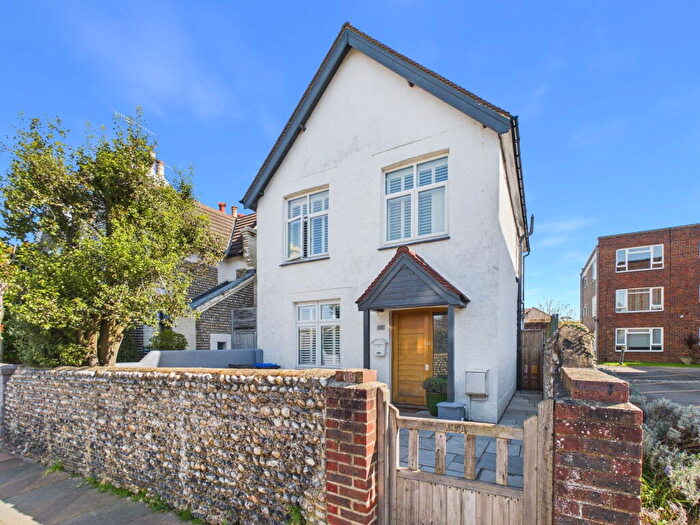 3 Bedroom Detached House For Sale In Clifton Road, Worthing, BN11