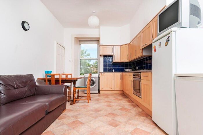 4 Bedroom Flat To Rent In L – Rankeillor Street, Edinburgh, EH8