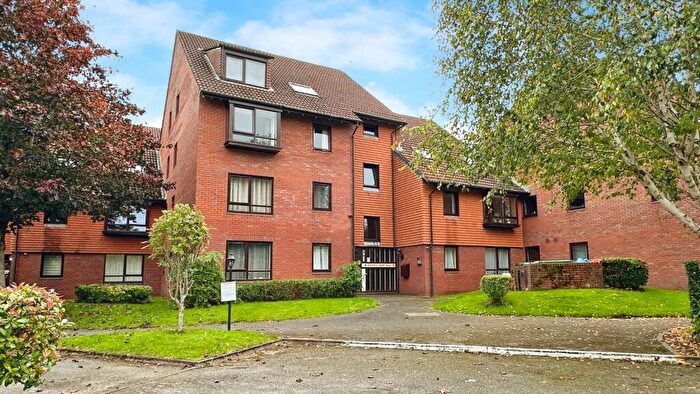 2 Bedroom Maisonette For Sale In Marina Gardens, Bristol, BS16