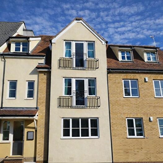 2 Bedroom Flat To Rent In Vicarage Court, Billericay. Essex, CM12