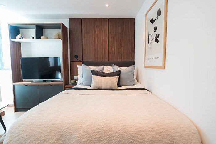 Studio To Rent In Wade Lane Wade Lane, Leeds, LS2