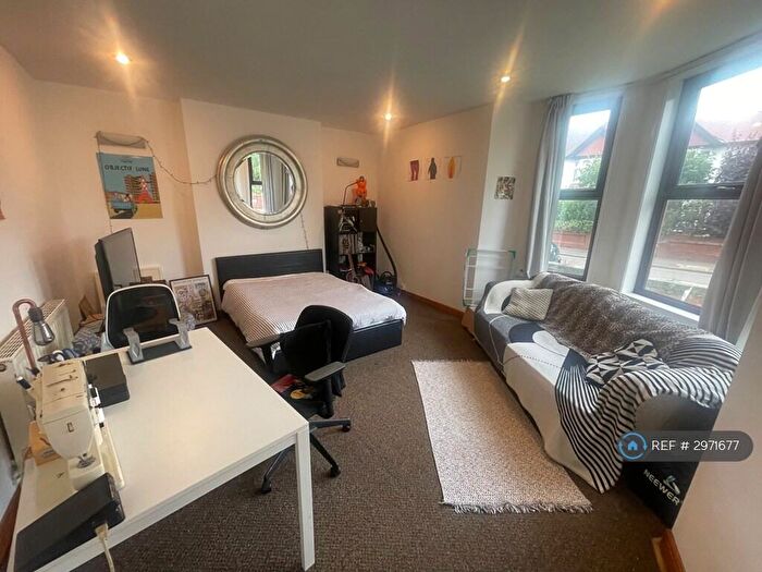 2 Bedroom Flat To Rent In Hague Road, Manchester, M20
