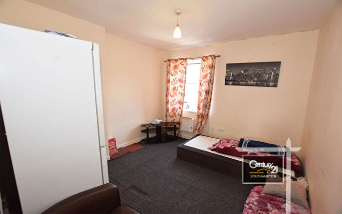 1 Bedroom Flat To Rent In |Ref: |, St Marys Road, Southampton, SO14