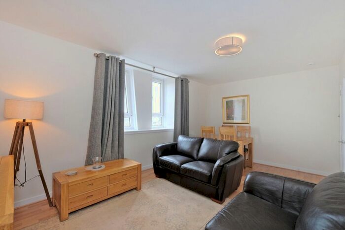 2 Bedroom Flat To Rent In Salisbury Court, City Centre, Aberdeen, AB10