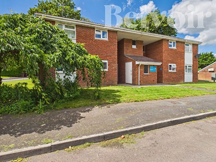 1 Bedroom Flat For Sale In Glamis Close, Oakley, Basingstoke, RG23