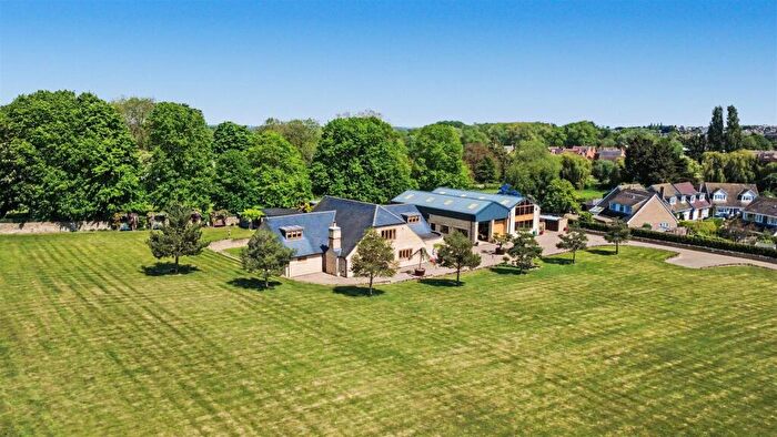 4 Bedroom Detached House For Sale In Chapel Hill, Islip, NN14