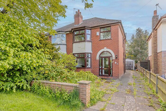 3 Bedroom Semi-Detached House For Sale In Lincoln Avenue, Newcastle, ST5