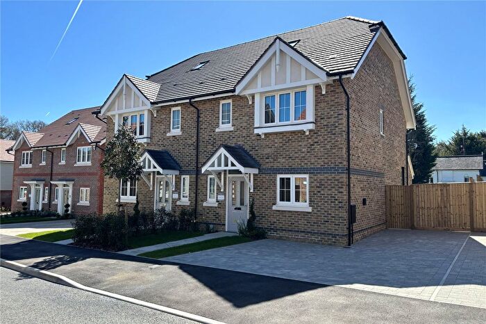 3 Bedroom Semi Detached House For Sale In London Road, Ascot, RG12