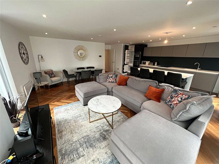 3 Bedroom Flat To Rent In East Tower, Owen Street, Manchester, M15