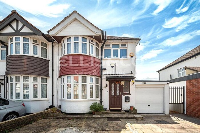 3 Bedroom End Of Terrace House For Sale In Charlton Road, Kenton, Harrow, HA3