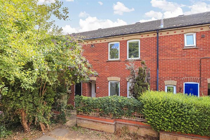 3 Bedroom Terraced House For Sale In Minerva Way, Cambridge, CB4