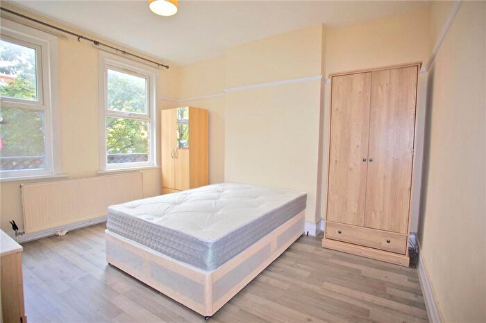 5 Bedroom Apartment To Rent In Holloway Road, London, N7