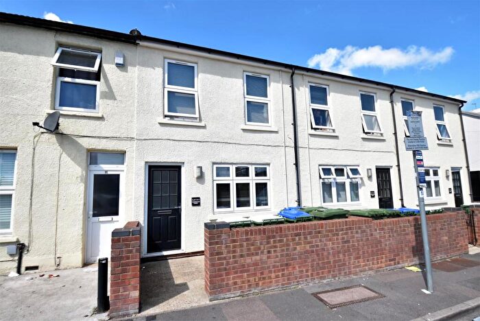 Flat To Rent In Lion Road, Bexleyheath, DA6