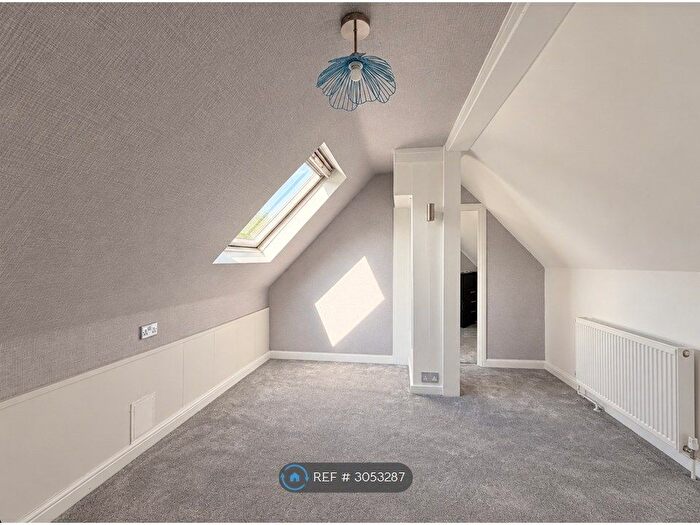 2 Bedroom Flat To Rent In Suffolk Court, Bournemouth, BH2
