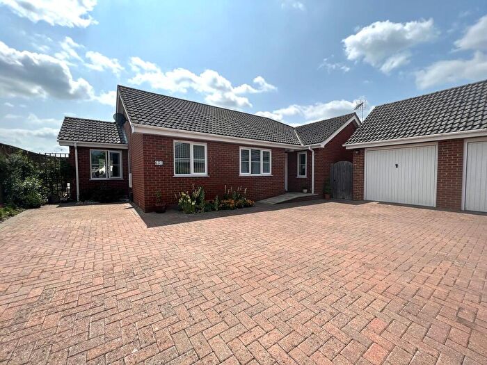3 Bedroom Detached Bungalow For Sale In Westbourne Road, Chatteris, Cambs., PE16