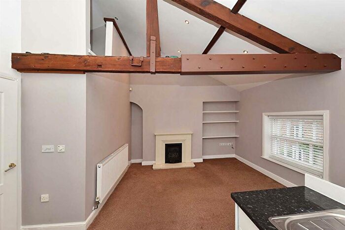 2 Bedroom Flat For Sale In Chester Road, Macclesfield, SK11