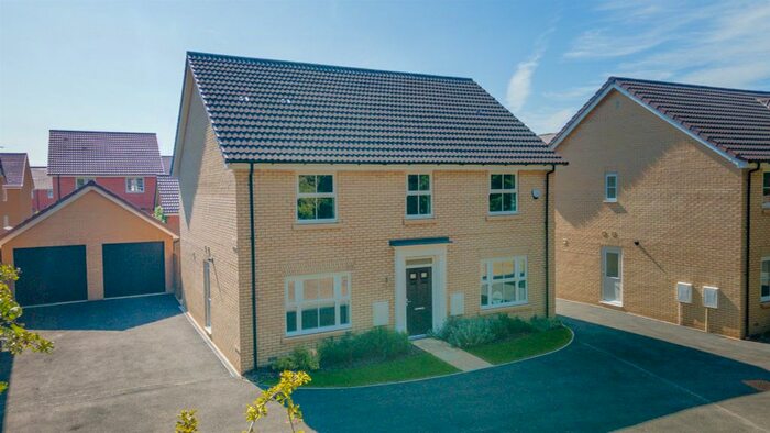 4 Bedroom Detached House For Sale In Grafton Drive, Highfields Caldecote, Cambridge, CB23