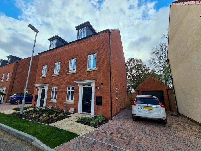 4 Bedroom Property To Rent In Wentworth Drive, Durham, DH1