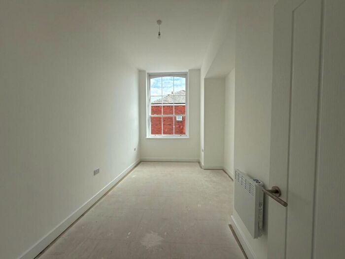 1 Bedroom Apartment For Sale In Hempshaw Lane, Offerton, Stockport, SK2