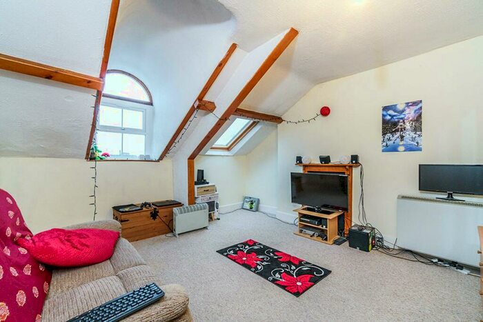 1 Bedroom Flat To Rent In Moor View Terrace, Plymouth, Devon, PL4